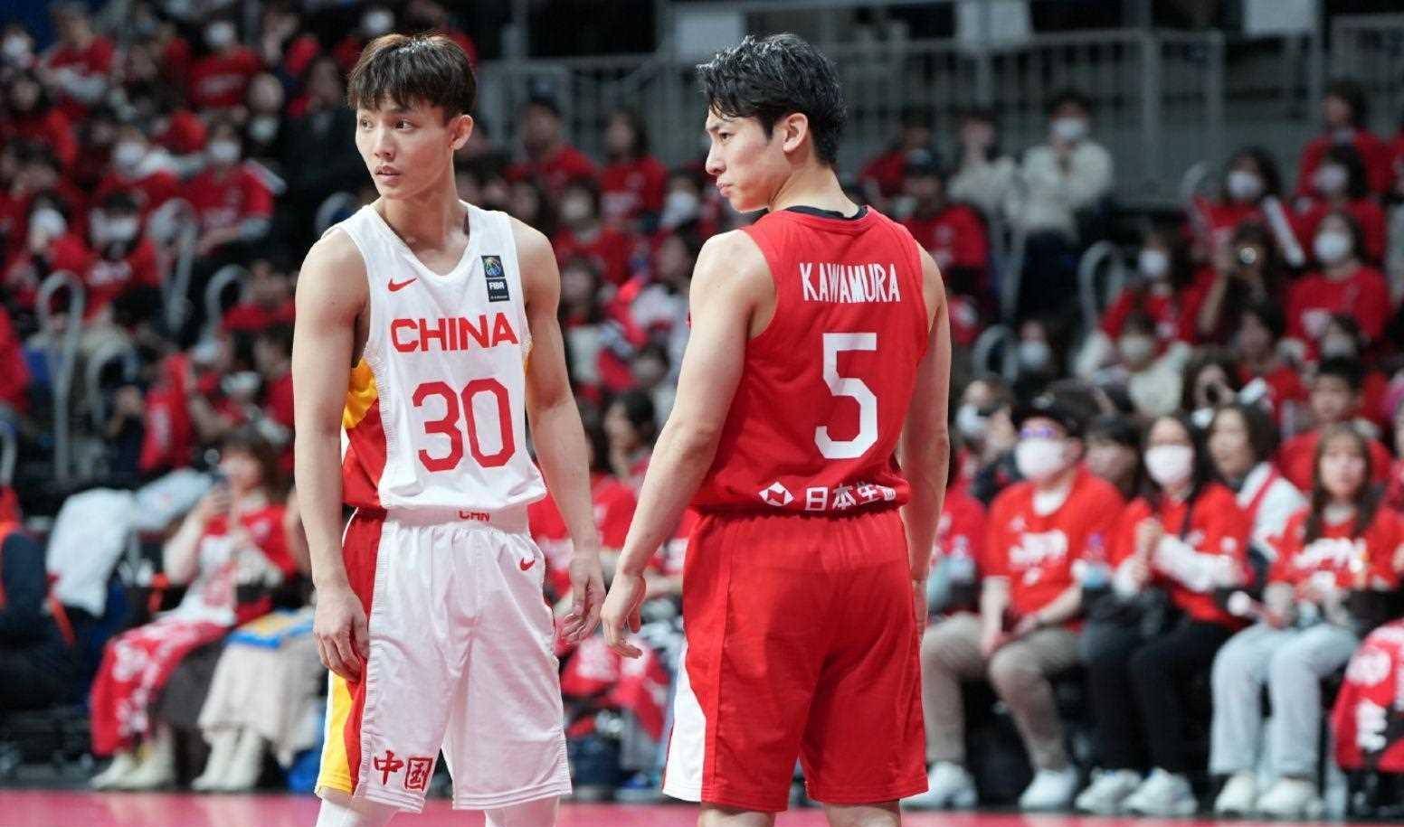 关于哈兰德重返赛场，比赛局势复杂首场状态出色，皇家马德里观众沸腾！引发球迷热议的信息